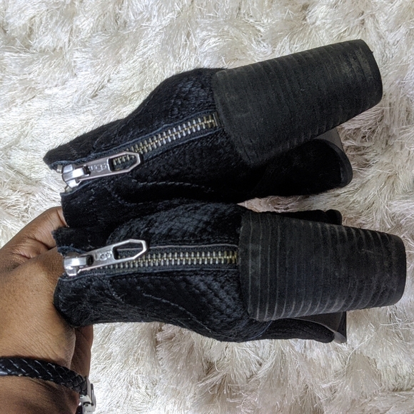 UGG Australia Women's Black Charlotte Snake Print Calf Hair Ankle Boots 8 - Picture 6 of 8